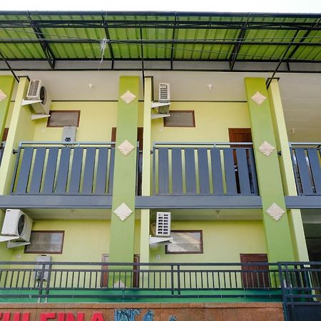 Zulfina Homestay Syariah Mitra Reddoorz บันยูวังงี ภายนอก รูปภาพ